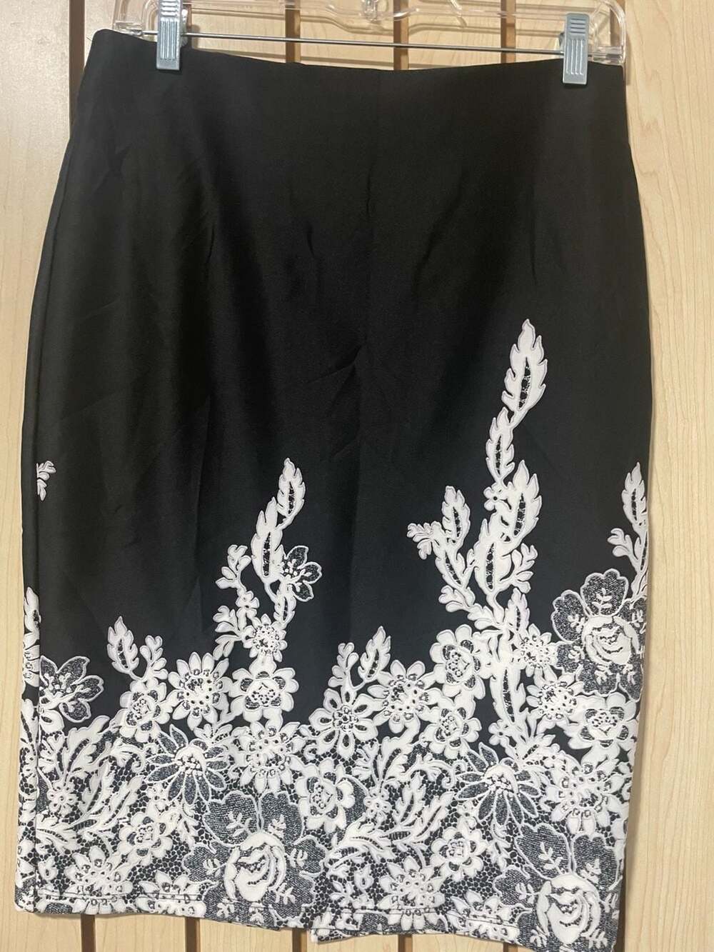 Roz & Ali Black Pencil Skirt with White Floral Lace Overlay Hem